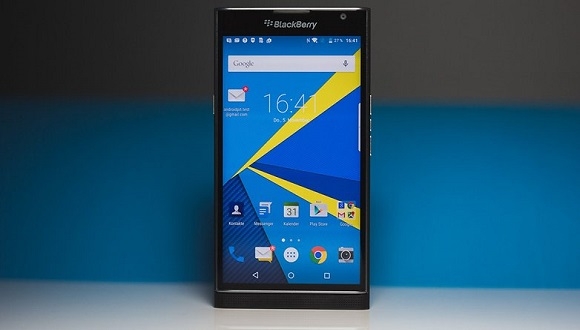 BlackBerry’den Ucuz Amiral Gemisi Telefon