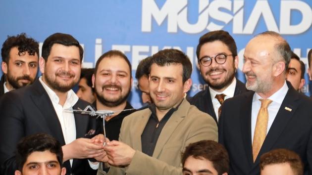 F-35'leri işaret eden Bayraktar meydan okudu: Muharebe alanında devrim oluşturacak İHA'ları geliştiriyoruz