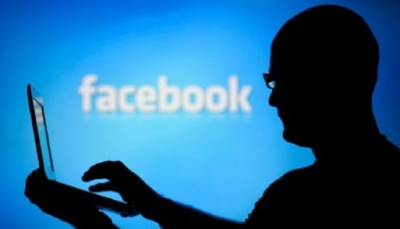 Facebook LinkedIn'e rakip mi oluyor?