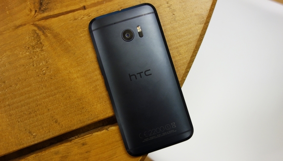 HTC, akıllı telefon pazarından çekiliyor mu?